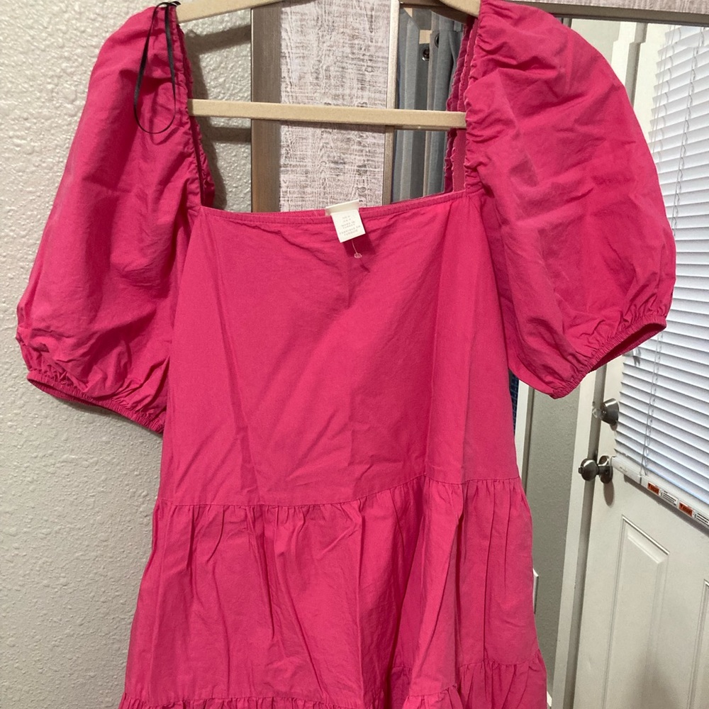 H&M bright pink tiered mini dress with puff sleeves